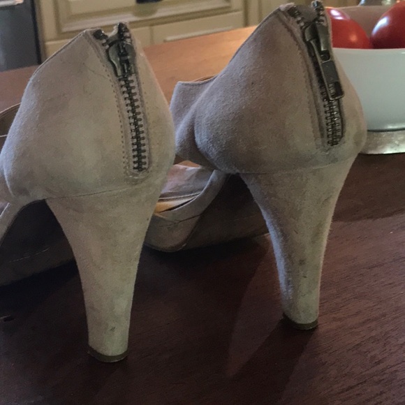 J. Crew. Suede w/back zip. Sexy & nude.Italy 8.5 - Picture 3 of 3